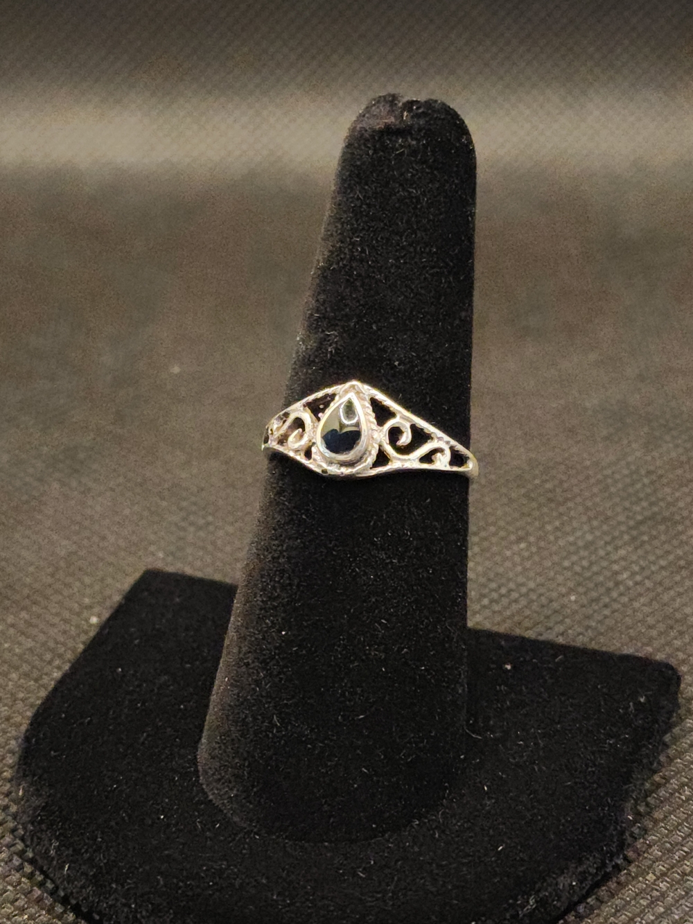 Vintage Sterling Silver Teardrop Onyx Filigree Ring Size 7